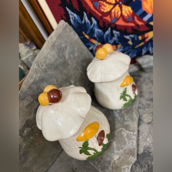 Pair of Vintage Mushroom Ceramic Canisters - Picture 6 of 13